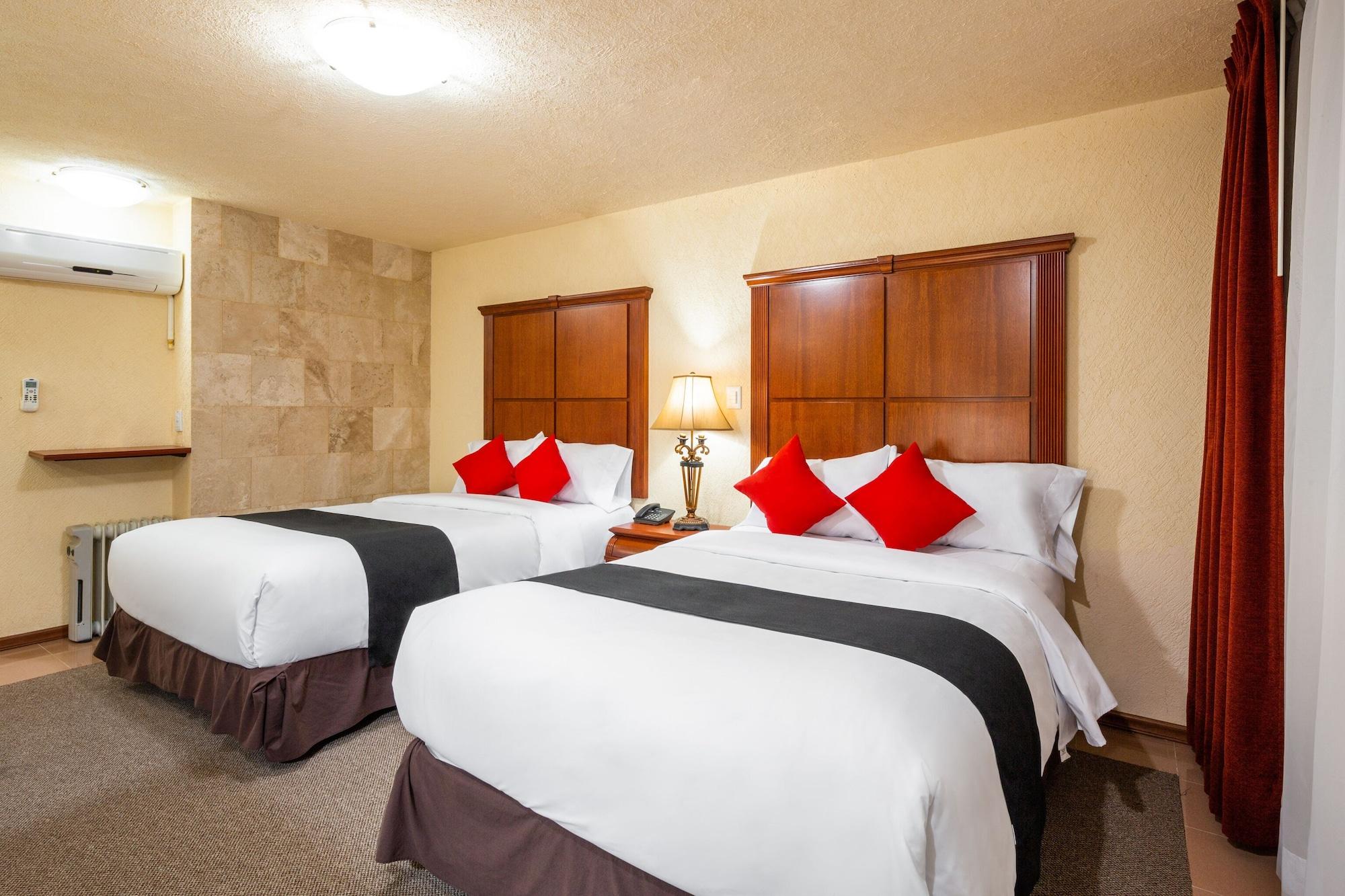 Howard Johnson By Wyndham Toluca Exterior photo