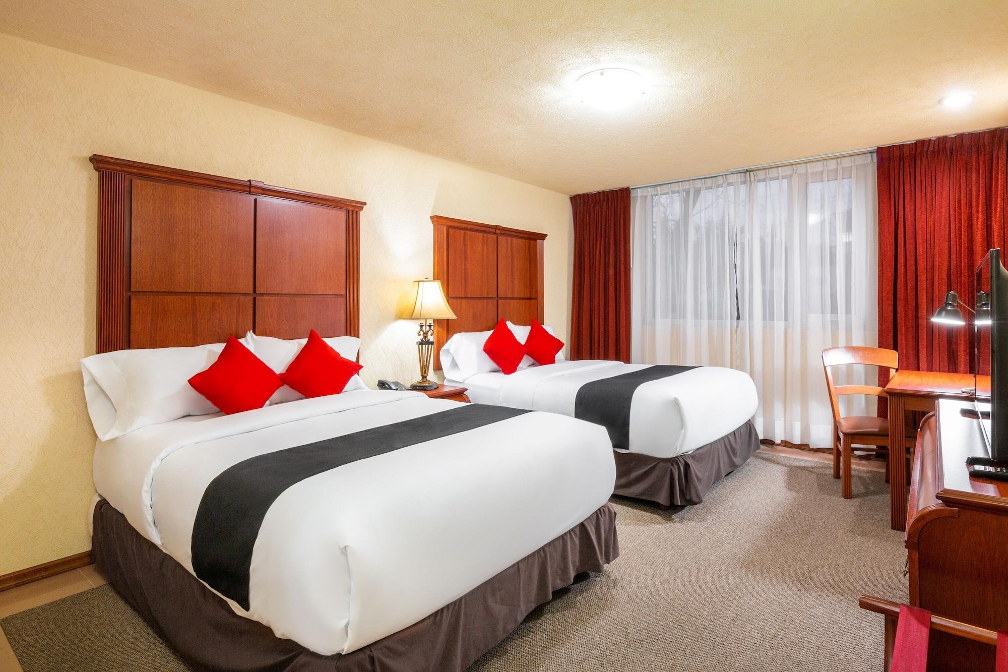 Howard Johnson By Wyndham Toluca Exterior photo