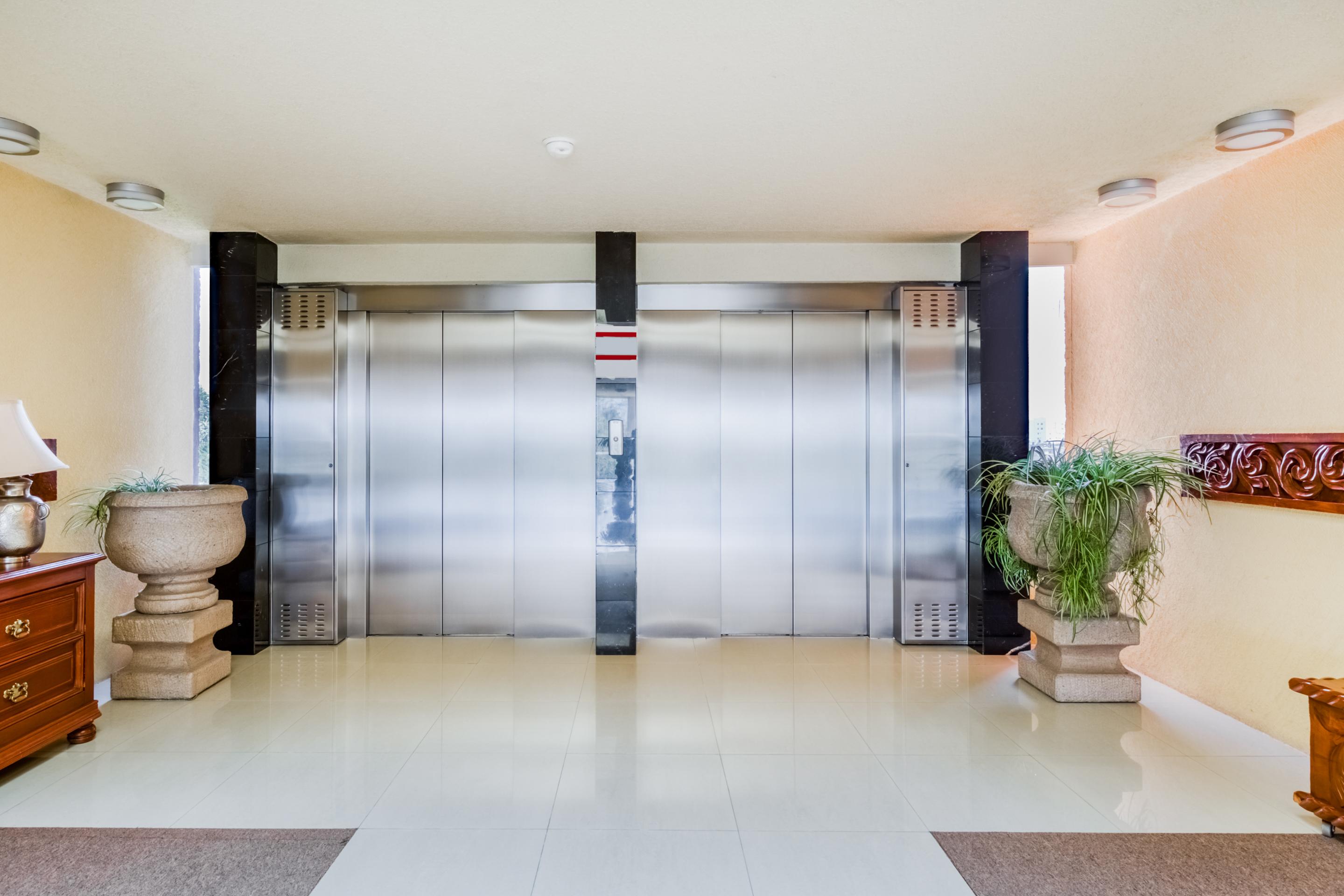 Howard Johnson By Wyndham Toluca Exterior photo