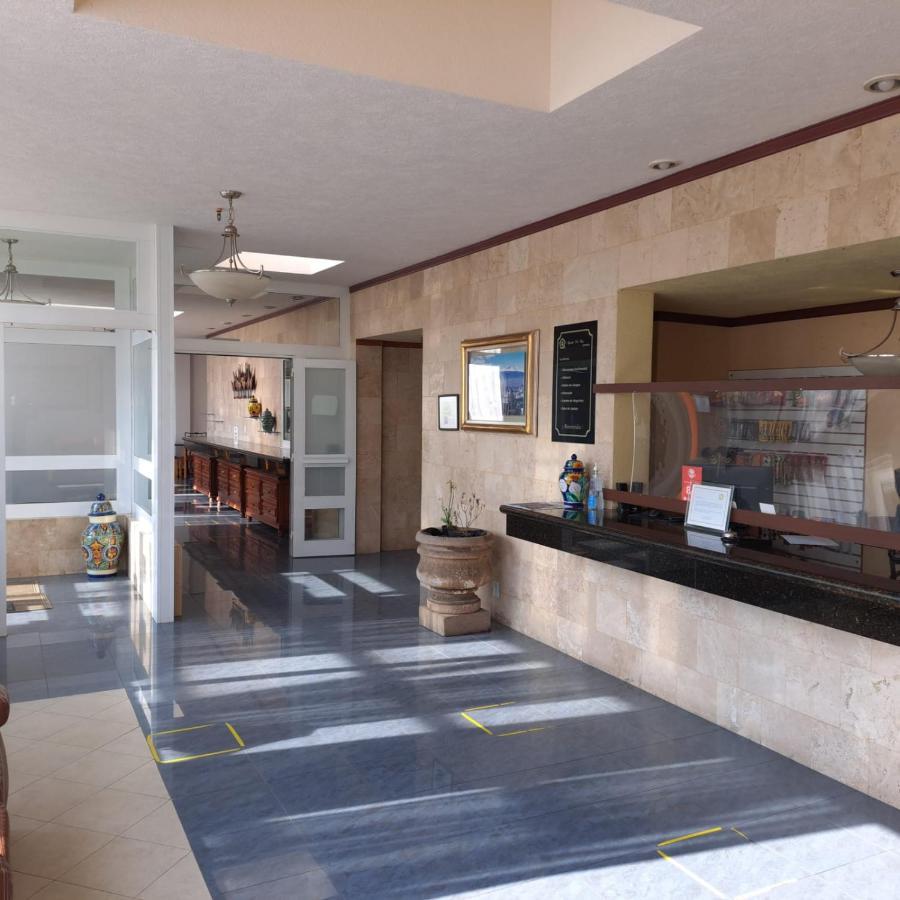 Howard Johnson By Wyndham Toluca Exterior photo