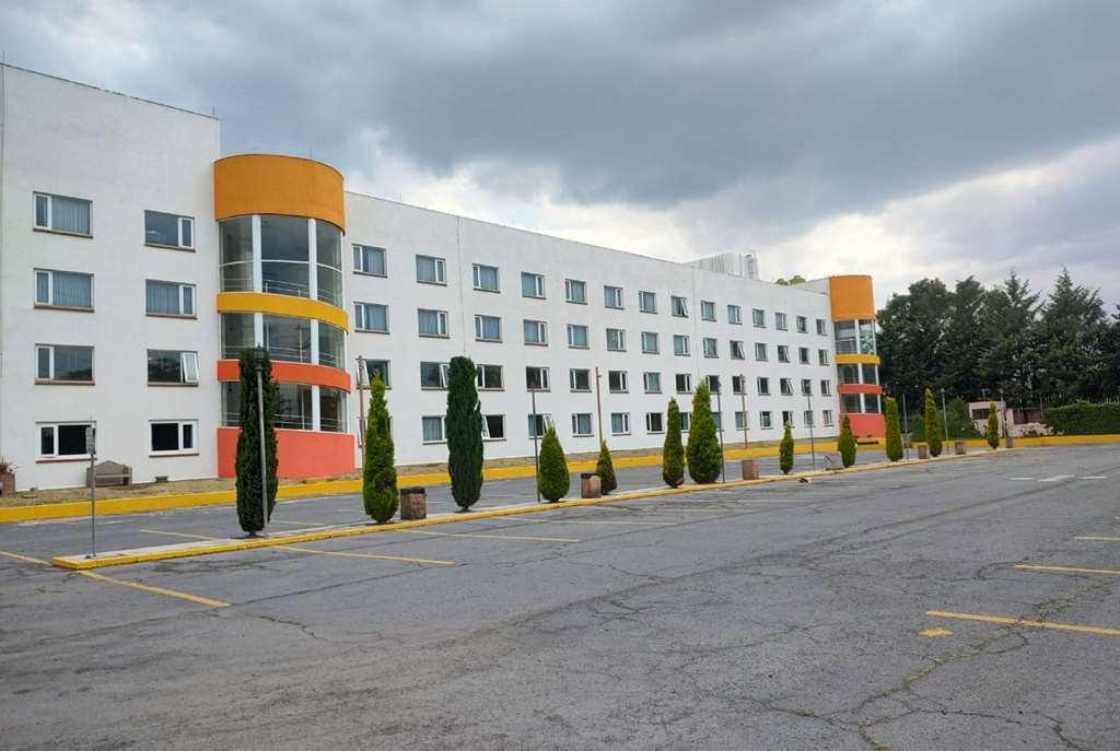 Howard Johnson By Wyndham Toluca Exterior photo