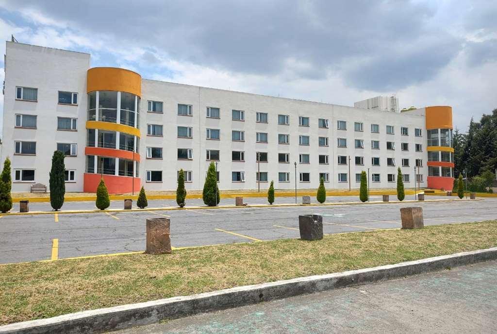 Howard Johnson By Wyndham Toluca Exterior photo