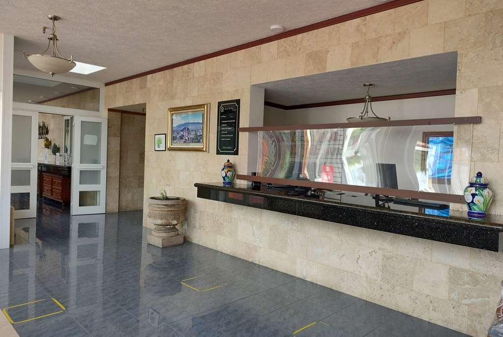 Howard Johnson By Wyndham Toluca Interior photo