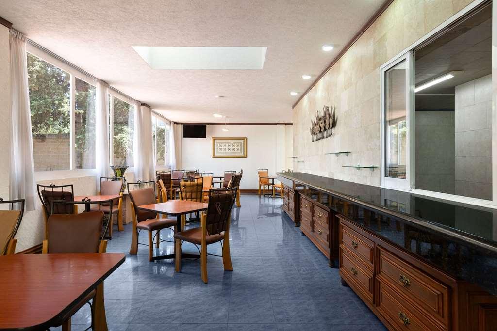 Howard Johnson By Wyndham Toluca Facilities photo