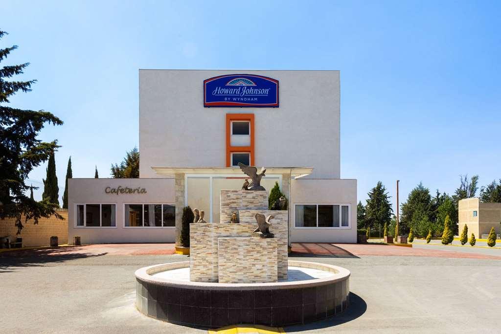 Howard Johnson By Wyndham Toluca Exterior photo